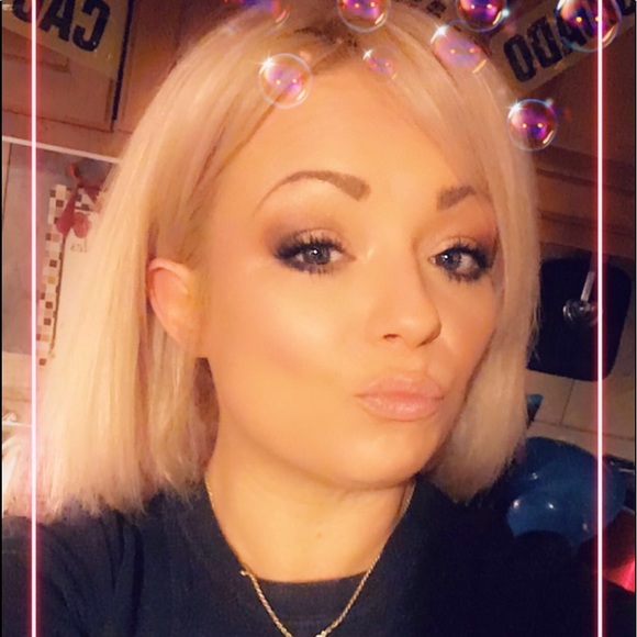 Meet your Posher, Apryl - Picture 15 of 16